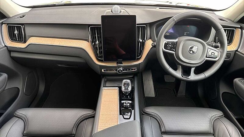 Volvo XC60 T8 Ultra, AWD Plug-in hybrid, Electric/Petrol, Dark