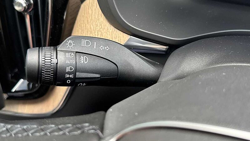 Volvo XC60 T8 Ultra, AWD Plug-in hybrid, Electric/Petrol, Dark