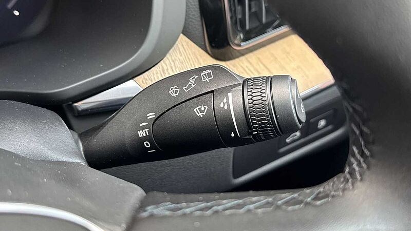 Volvo XC60 T8 Ultra, AWD Plug-in hybrid, Electric/Petrol, Dark