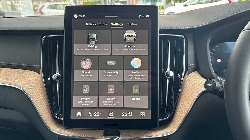 Volvo XC60 T8 Ultra, AWD Plug-in hybrid, Electric/Petrol, Dark