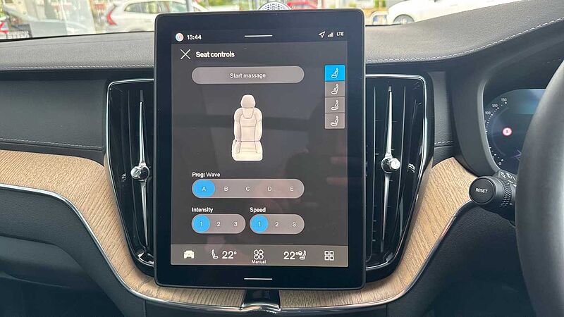 Volvo XC60 T8 Ultra, AWD Plug-in hybrid, Electric/Petrol, Dark