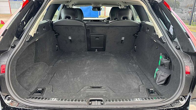 Volvo V90 T6 Plus, AWD Plug-in hybrid, Electric/Petrol, Dark