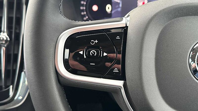Volvo V90 T6 Plus, AWD Plug-in hybrid, Electric/Petrol, Dark