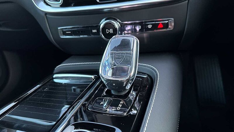 Volvo V60 T8 Ultra, AWD Plug-in hybrid, Electric/Petrol, Dark