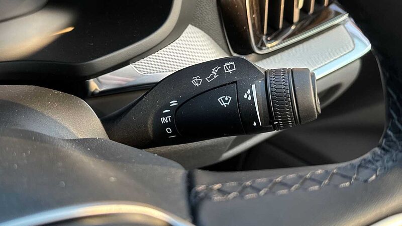 Volvo V60 T8 Ultra, AWD Plug-in hybrid, Electric/Petrol, Dark