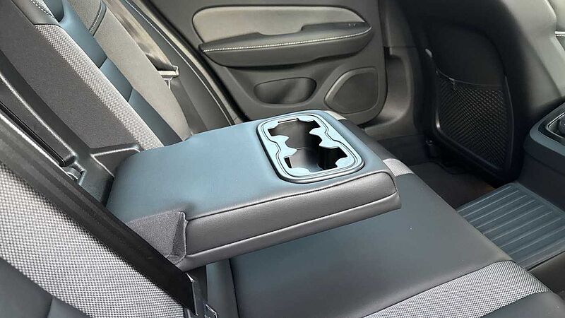 Volvo V60 T8 Ultra, AWD Plug-in hybrid, Electric/Petrol, Dark