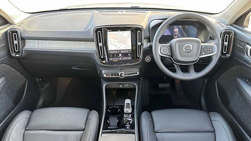 Volvo XC40 B3 Ultra, Mild hybrid, Petrol, Dark