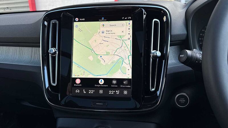 Volvo XC40 B3 Ultra, Mild hybrid, Petrol, Dark