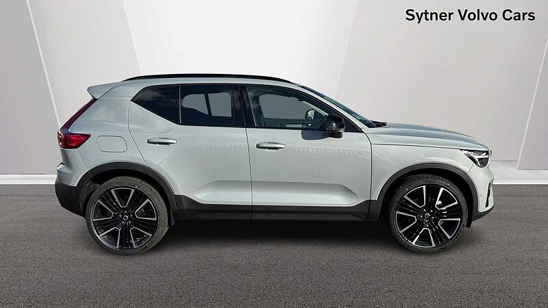 Volvo XC40 B3 Ultra, Mild hybrid, Petrol, Dark