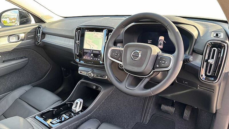 Volvo XC40 B3 Ultra, Mild hybrid, Petrol, Dark