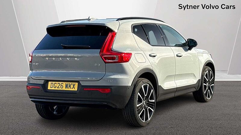 Volvo XC40 B3 Ultra, Mild hybrid, Petrol, Dark