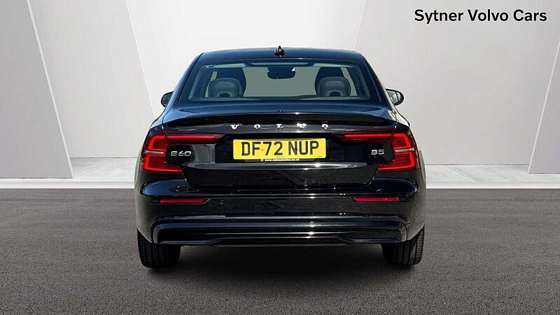 Volvo S60 B5 Plus, mild hybrid, Petrol, Dark