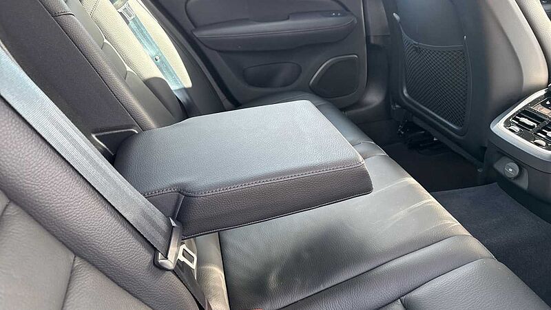 Volvo S60 B5 Plus, mild hybrid, Petrol, Dark