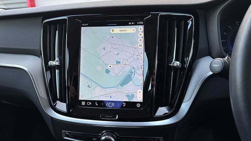 Volvo S60 B5 Plus, mild hybrid, Petrol, Dark