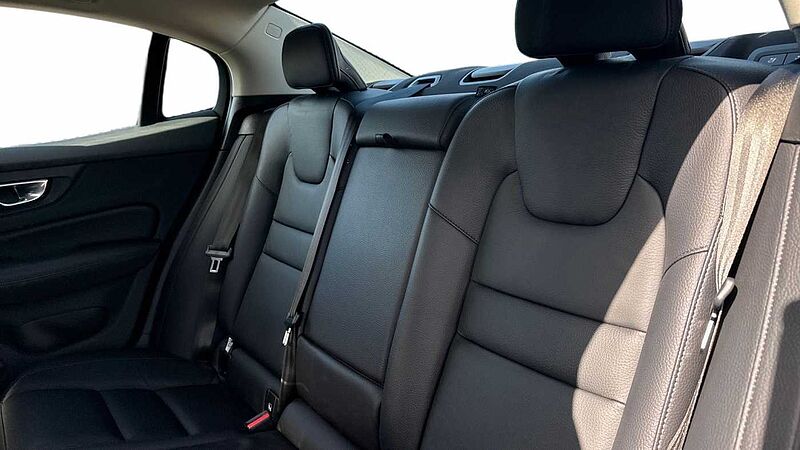 Volvo S60 B5 Plus, mild hybrid, Petrol, Dark