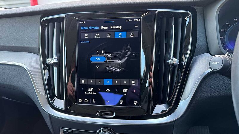 Volvo S60 B5 Plus, mild hybrid, Petrol, Dark