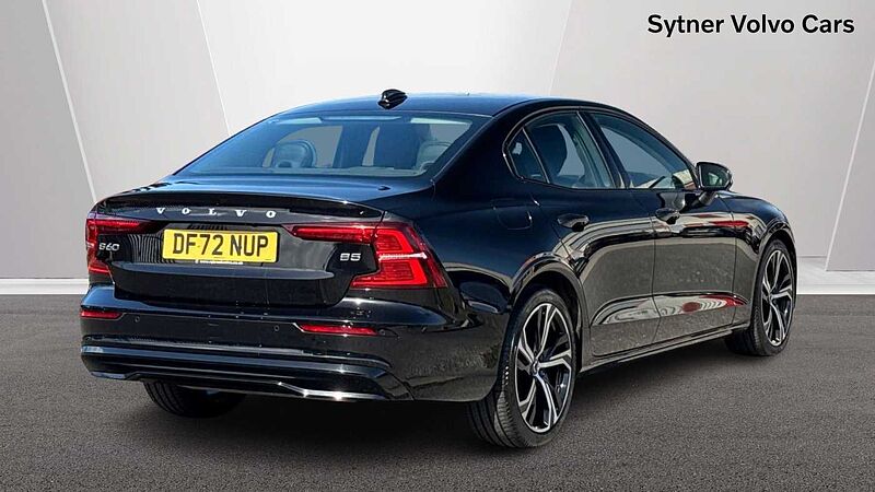 Volvo S60 B5 Plus, mild hybrid, Petrol, Dark