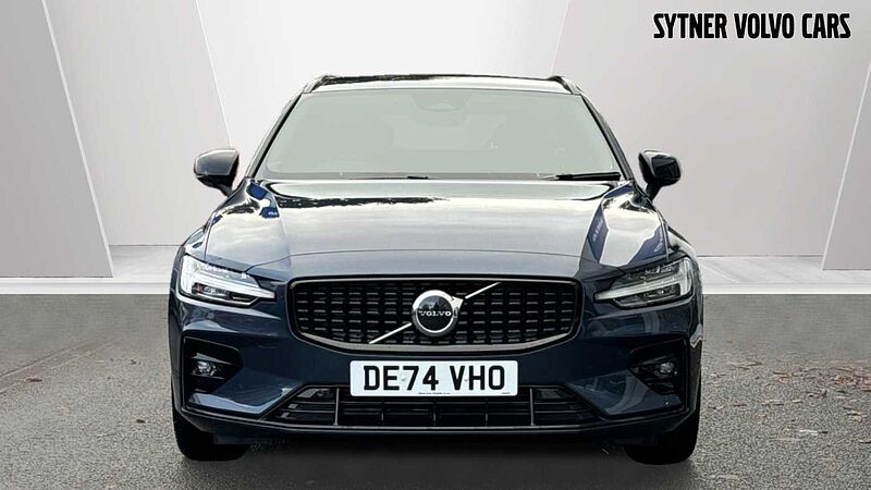 Volvo V60 B4 Plus, Mild hybrid, Petrol, Dark