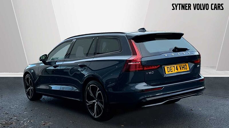 Volvo V60 B4 Plus, Mild hybrid, Petrol, Dark