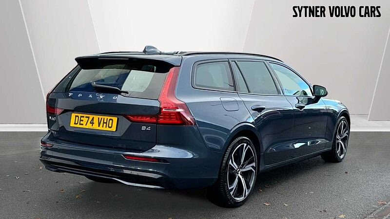 Volvo V60 B4 Plus, Mild hybrid, Petrol, Dark