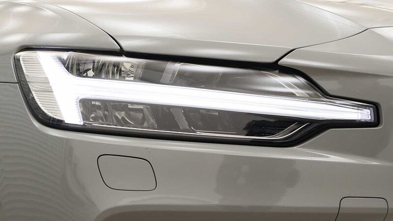 Volvo V60 T8 Ultra, AWD Plug-in hybrid, Electric/Petrol, Dark