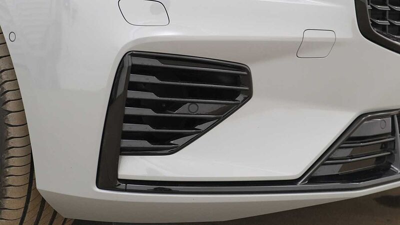 Volvo V60 T8 Ultra, AWD Plug-in hybrid, Electric/Petrol, Dark