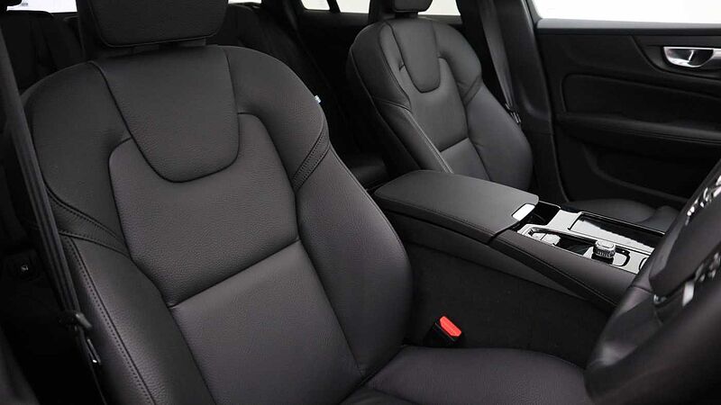 Volvo V60 T8 Ultra, AWD Plug-in hybrid, Electric/Petrol, Dark