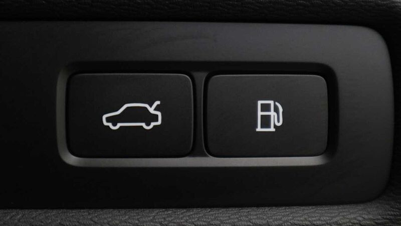 Volvo V60 T8 Ultra, AWD Plug-in hybrid, Electric/Petrol, Dark