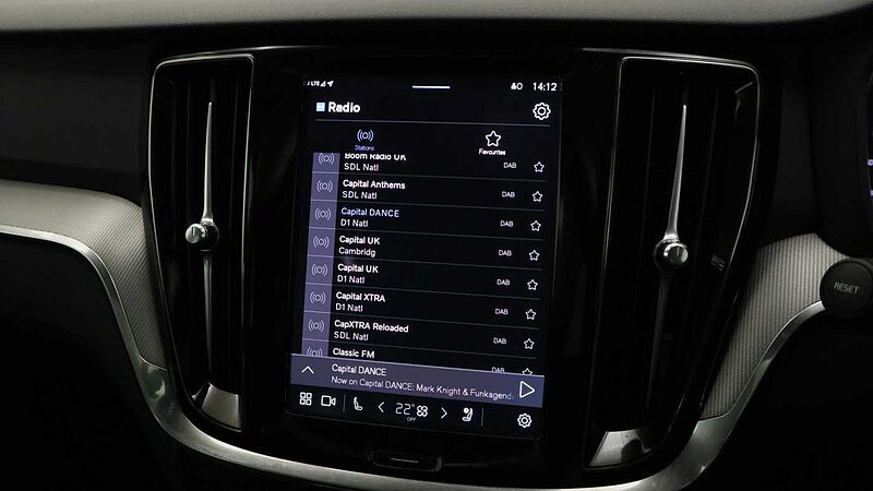 Volvo V60 T8 Ultra, AWD Plug-in hybrid, Electric/Petrol, Dark