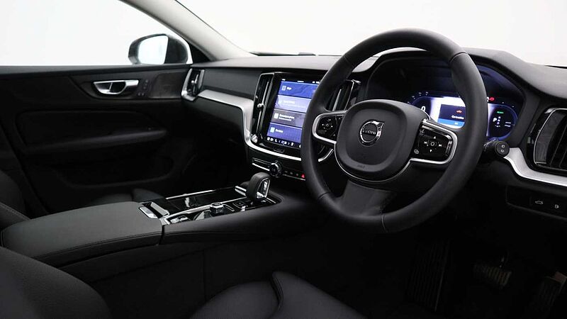 Volvo V60 T8 Ultra, AWD Plug-in hybrid, Electric/Petrol, Dark
