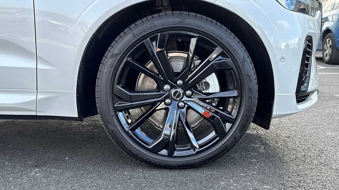 Volvo XC60 Black Edition Ultra, T8 AWD Plug-in hybrid, Electric/Petrol