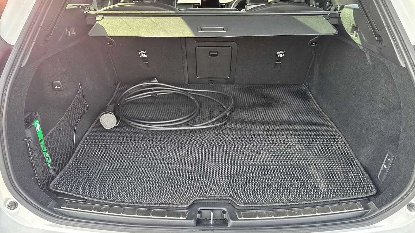 Volvo XC60 Black Edition Ultra, T8 AWD Plug-in hybrid, Electric/Petrol