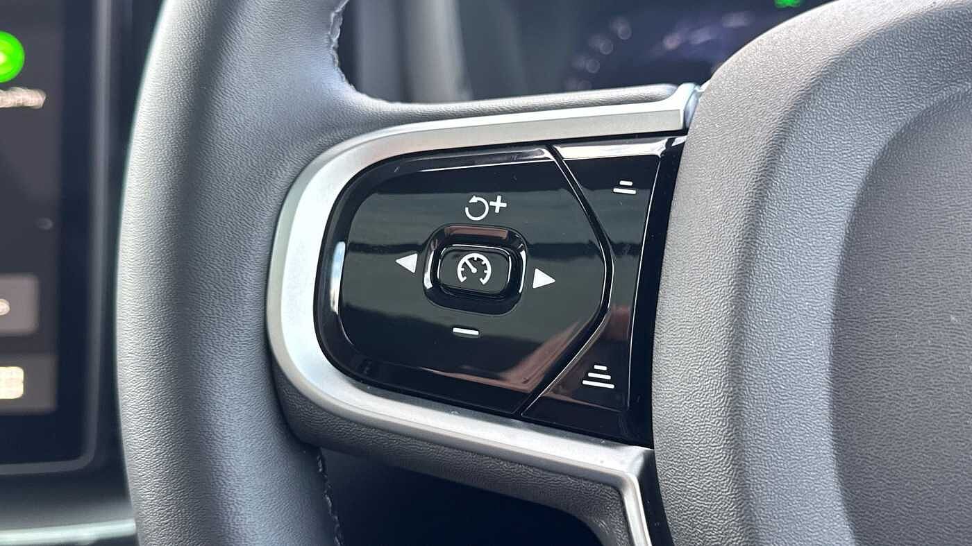 Volvo XC60 Black Edition Ultra, T8 AWD Plug-in hybrid, Electric/Petrol