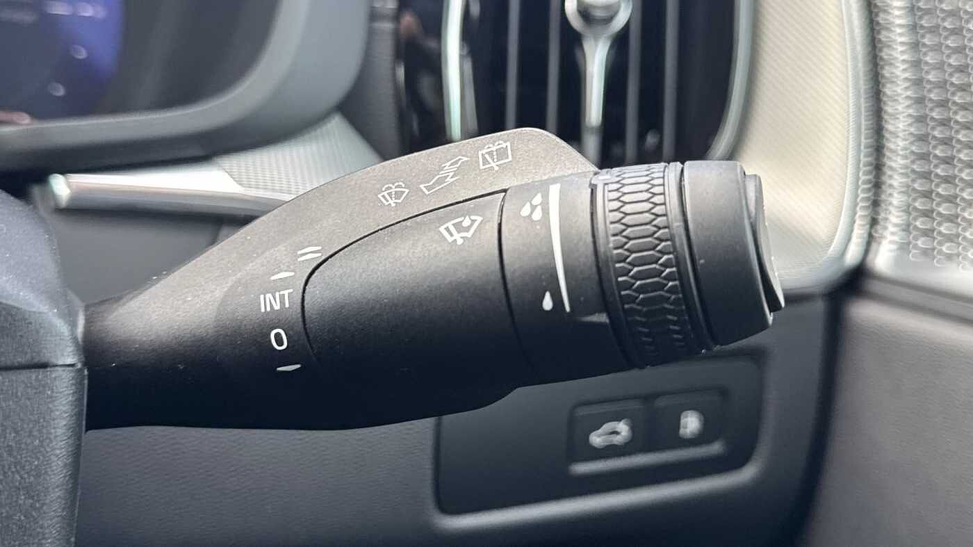 Volvo XC60 Black Edition Ultra, T8 AWD Plug-in hybrid, Electric/Petrol