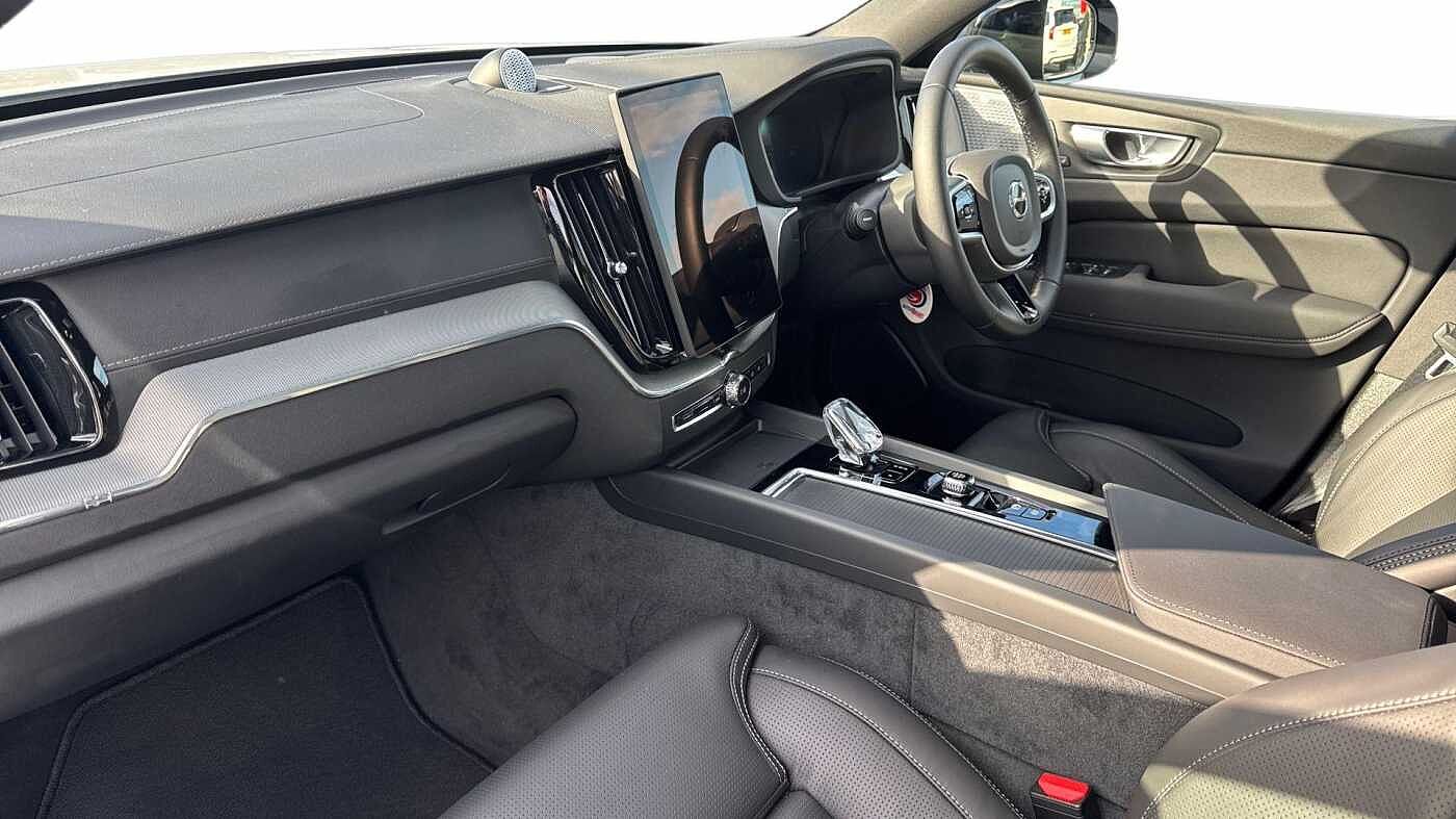 Volvo XC60 Black Edition Ultra, T8 AWD Plug-in hybrid, Electric/Petrol