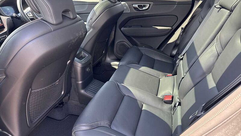 Volvo XC60 Ultra, T8 AWD Plug-in hybrid, Electric/Petrol, Dark