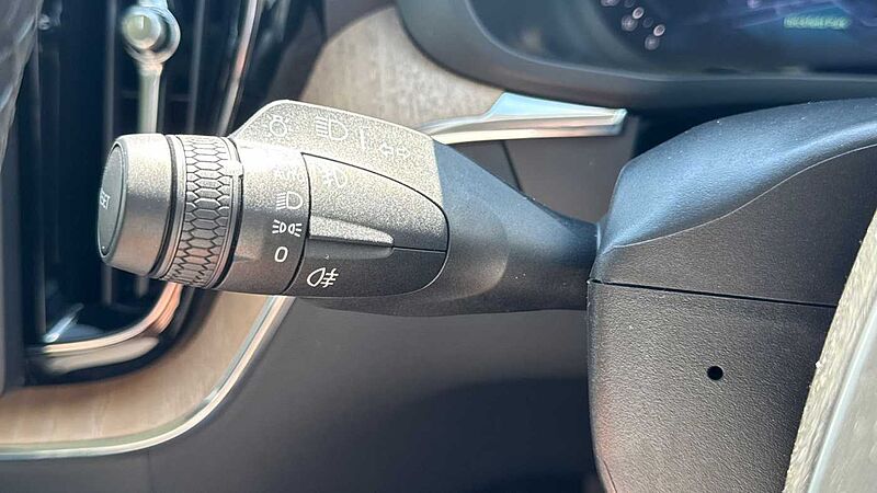 Volvo XC60 Ultra, T8 AWD Plug-in hybrid, Electric/Petrol, Dark