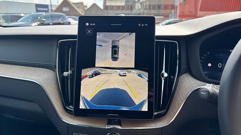 Volvo XC60 Ultra, T8 AWD Plug-in hybrid, Electric/Petrol, Dark