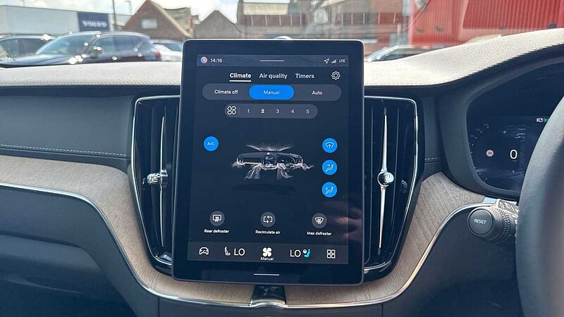 Volvo XC60 Ultra, T8 AWD Plug-in hybrid, Electric/Petrol, Dark