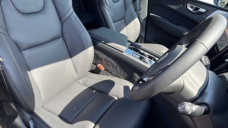 Volvo XC60 Ultra, T8 AWD Plug-in hybrid, Electric/Petrol, Dark