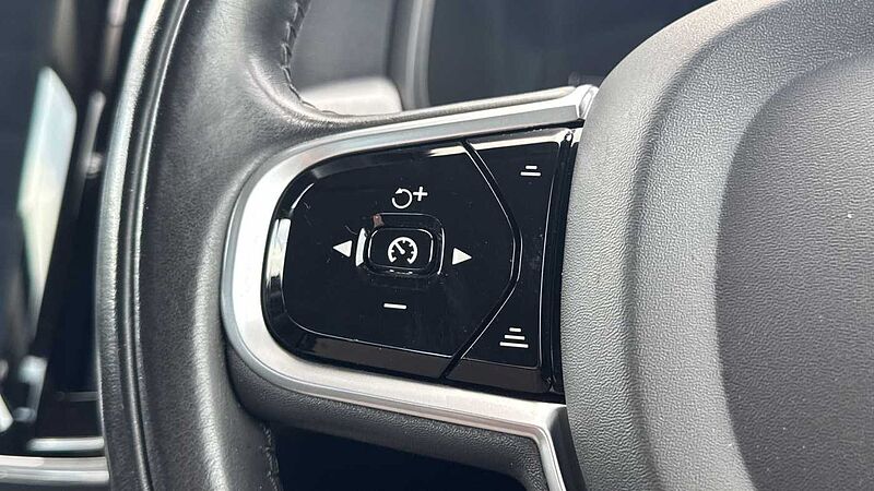 Volvo S90 D4 Momentum Automatic