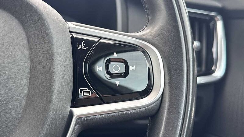 Volvo S90 D4 Momentum Automatic