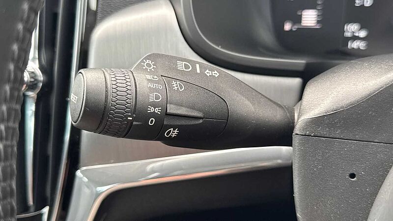 Volvo S90 D4 Momentum Automatic