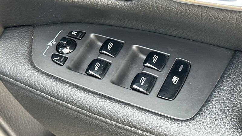 Volvo S90 D4 Momentum Automatic