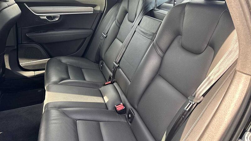 Volvo S90 D4 Momentum Automatic