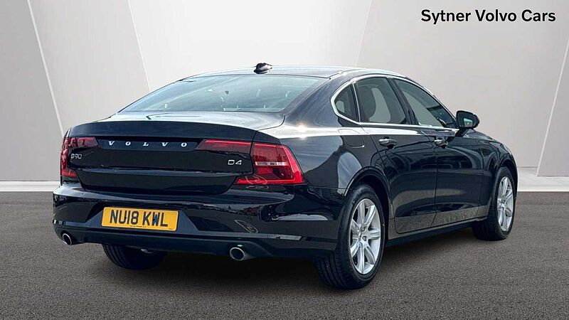 Volvo S90 D4 Momentum Automatic