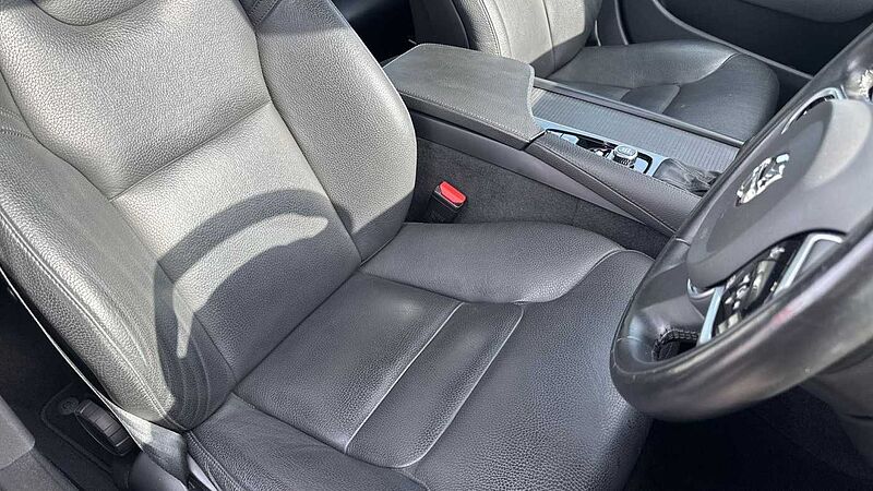 Volvo S90 D4 Momentum Automatic