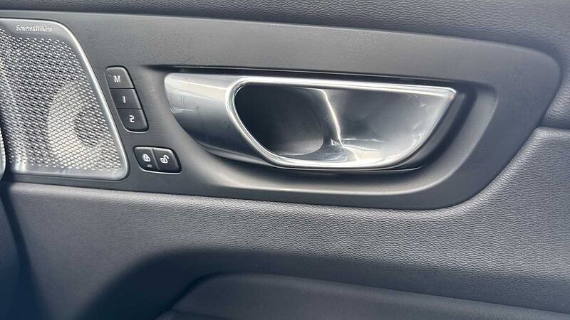 Volvo XC60 Black Edition Ultra, T8 AWD Plug-in hybrid, Electric/Petrol