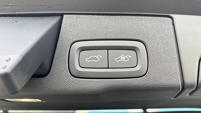 Volvo XC60 Black Edition Ultra, T8 AWD Plug-in hybrid, Electric/Petrol