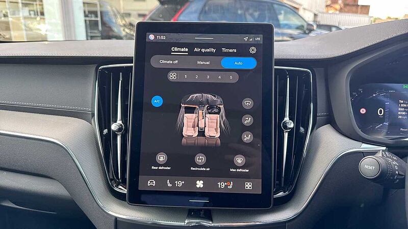 Volvo XC60 Black Edition Ultra, T8 AWD Plug-in hybrid, Electric/Petrol